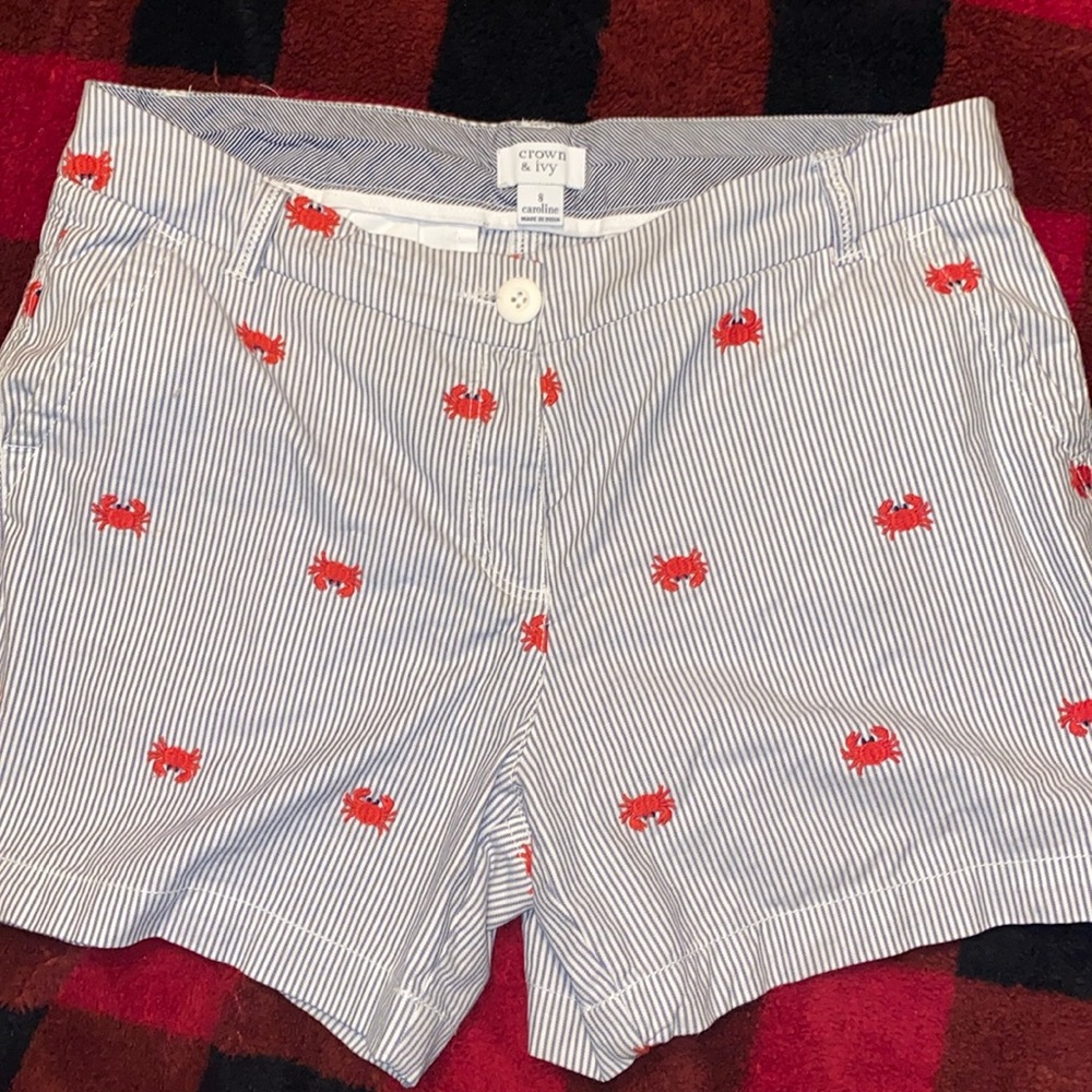 Crown & Ivy Caroline short | striped with embroidered crabs | Women’s size 8